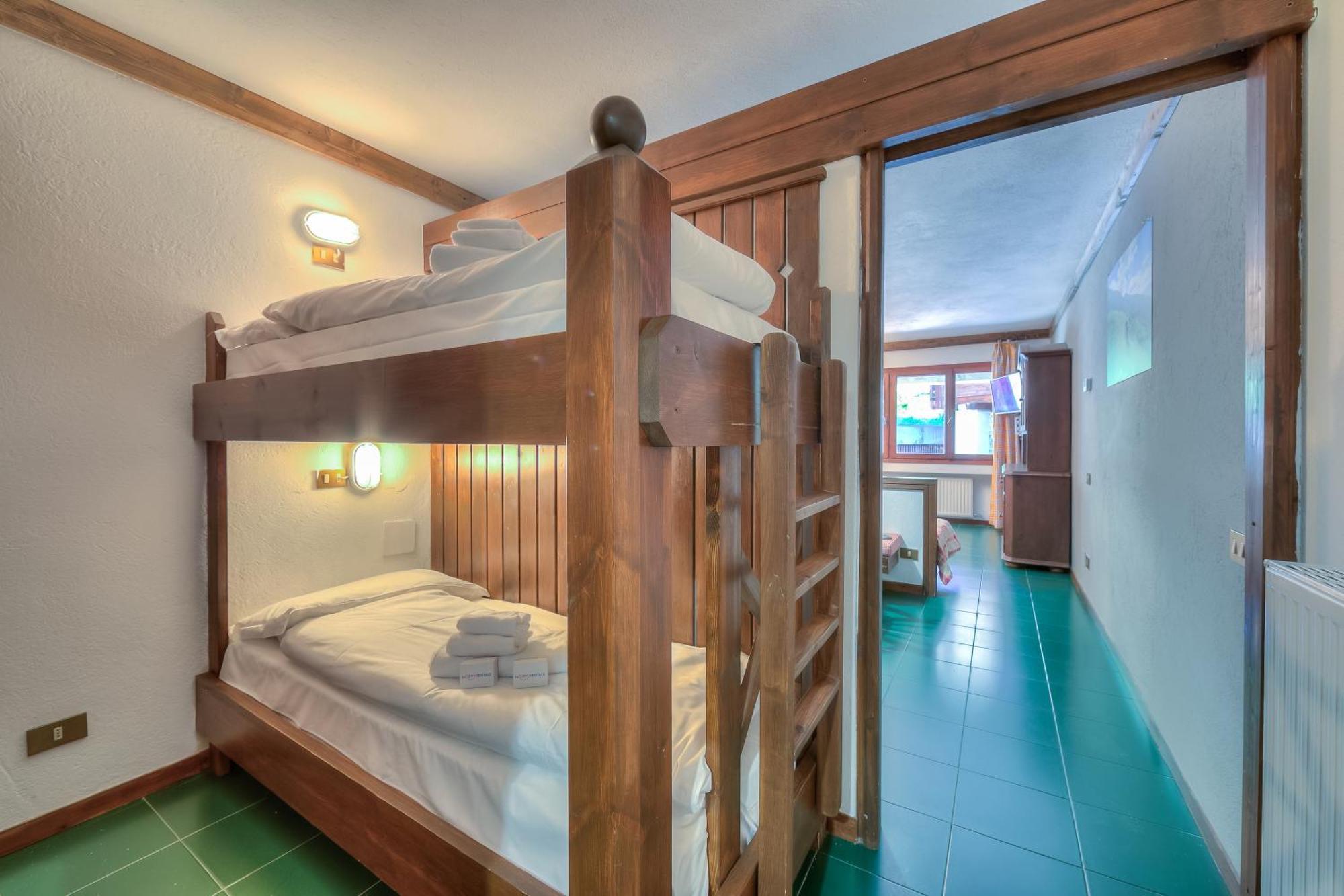 Grange Hike & Ski Sestriere Apartments מראה חיצוני תמונה